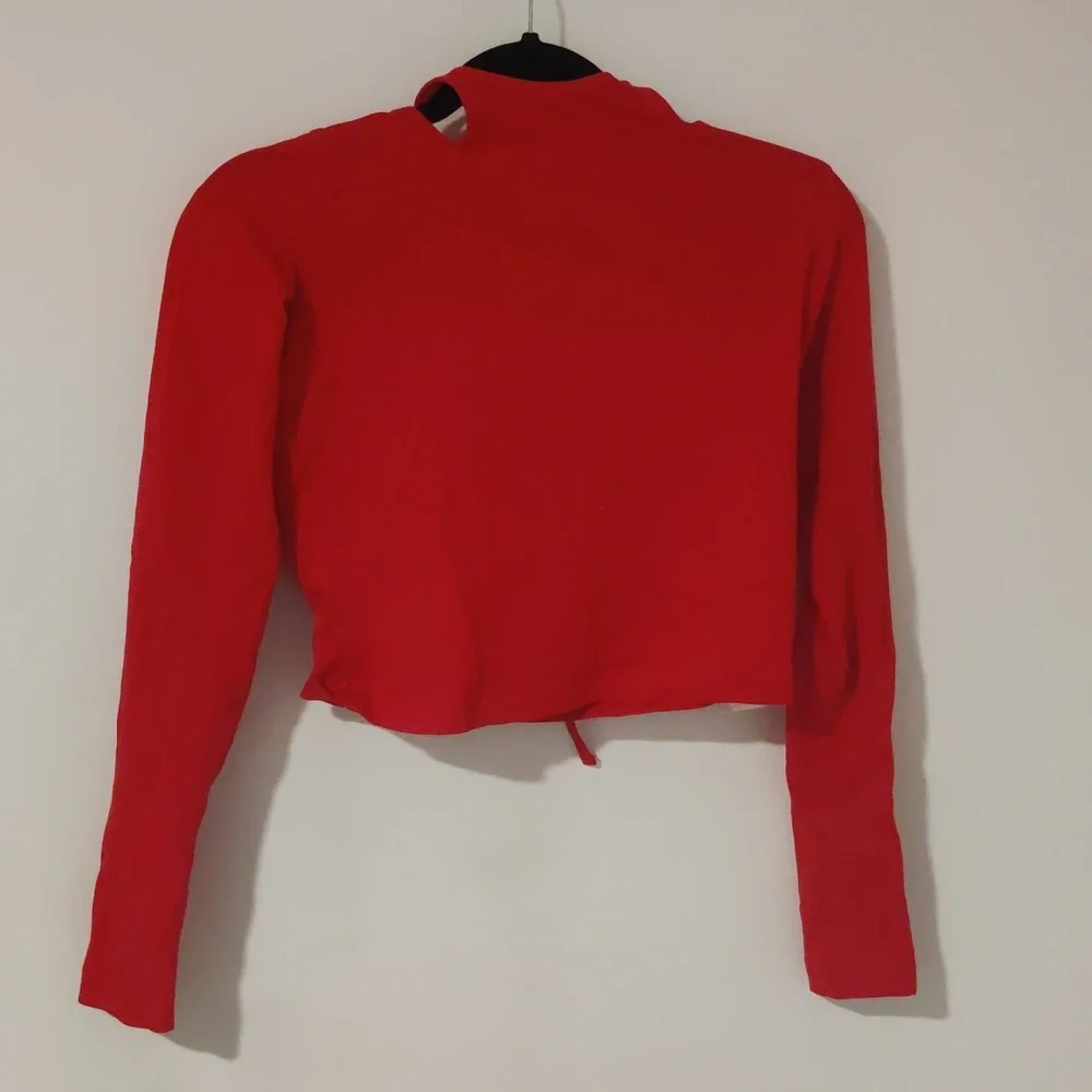Halter neck long sleeve shirt - Picture 1 of 2